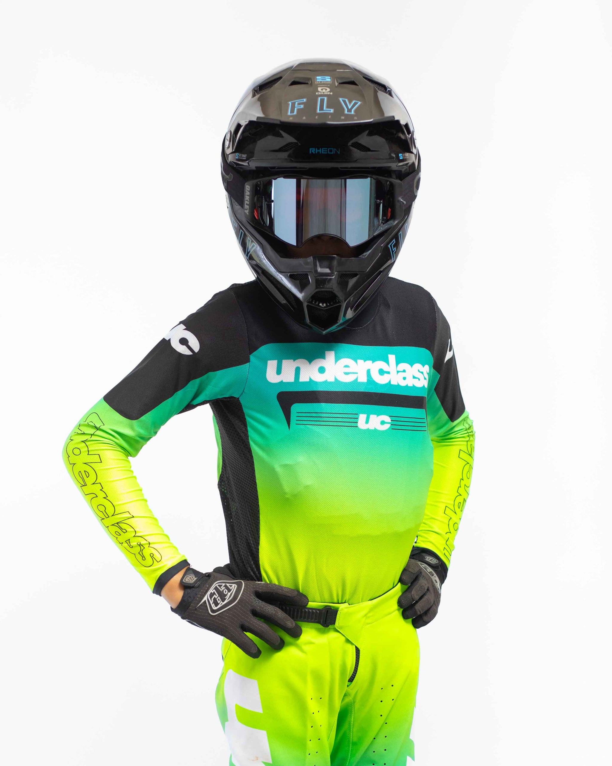 UCMX PRO YOUTH FULL KIT - FLO