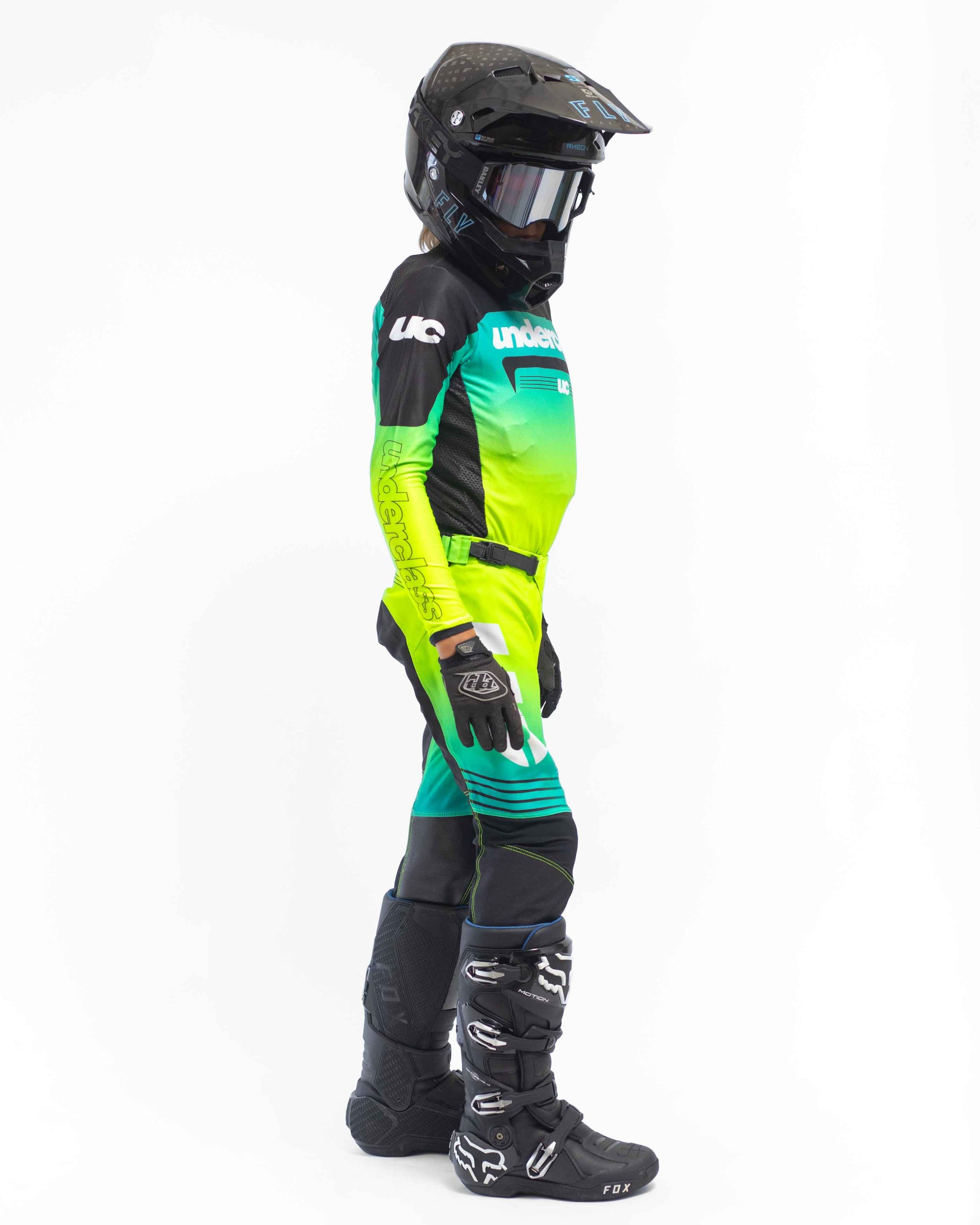 UCMX PRO YOUTH FULL KIT - FLO